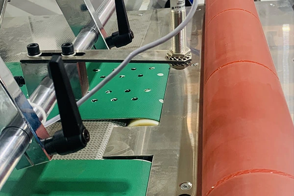 Automatic Vertical Chain Knife Laminating Machine